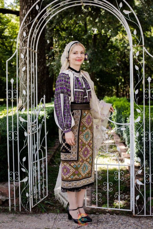 Biserica istorică din Manasia, ca o aripă de înger 270867