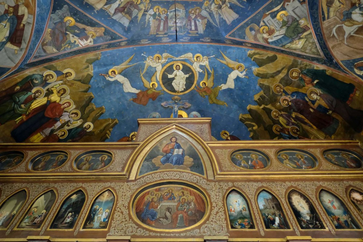 Biserica istorică din Manasia, ca o aripă de înger 270882