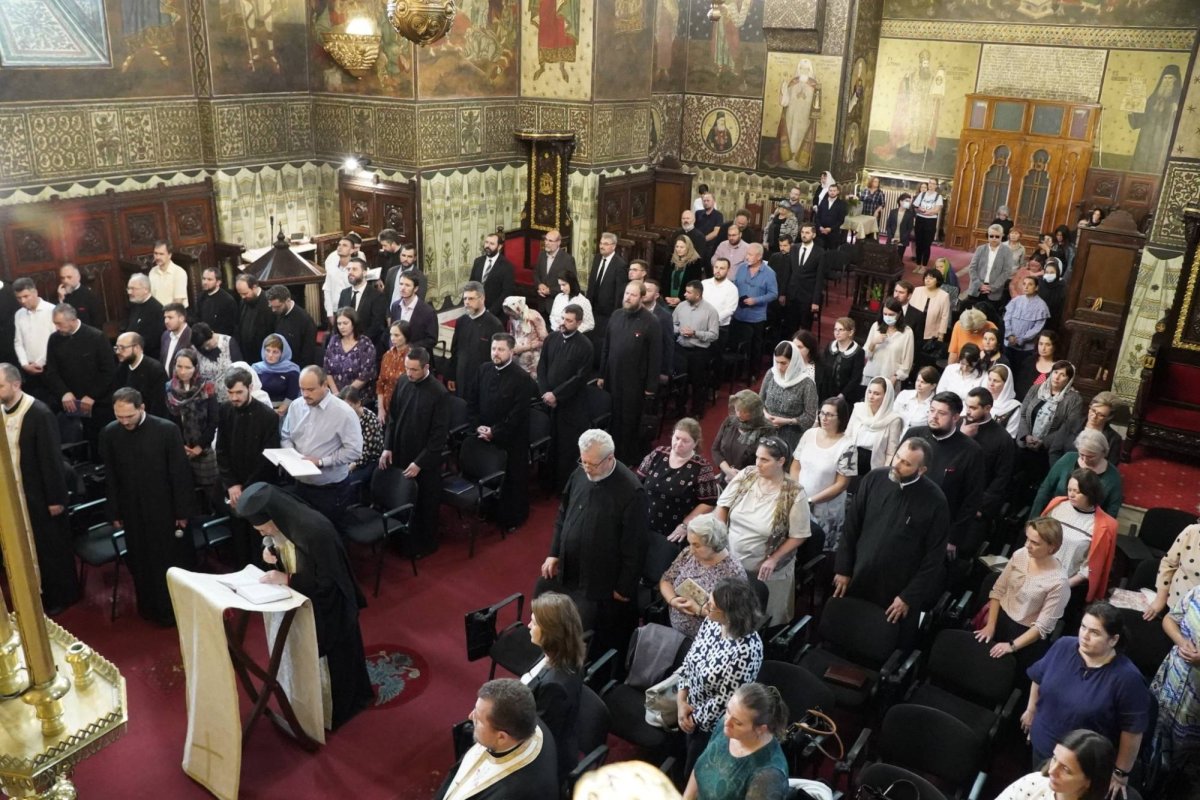 Consfătuiri cu profesorii de religie din Arhiepiscopia Dunării de Jos 270963