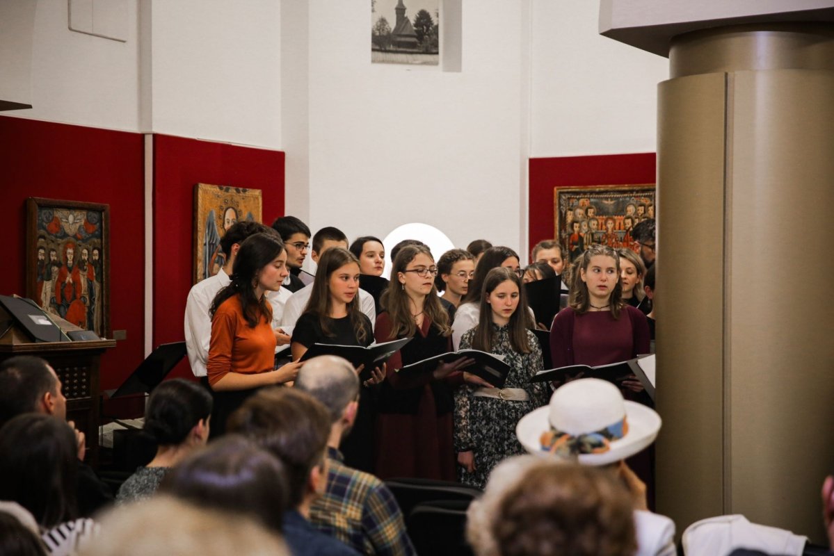 Evocarea Episcopului Vasile Flueraș și dublă lansare de carte 270996