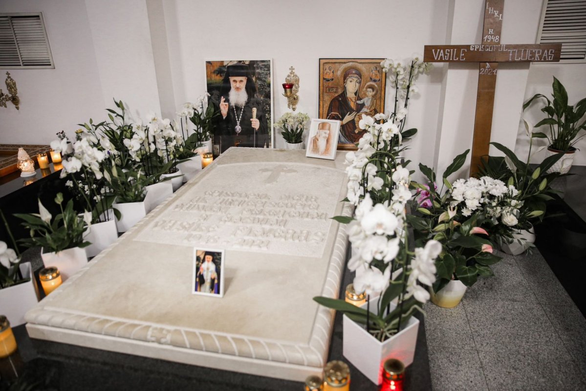 Evocarea Episcopului Vasile Flueraș și dublă lansare de carte 270998