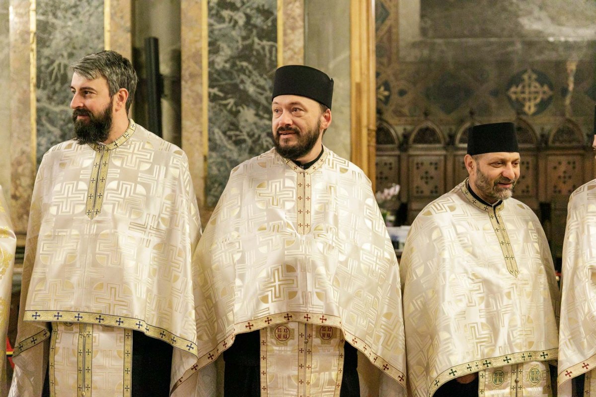 A început sărbătoarea Sfintei Parascheva de la Iași 271018