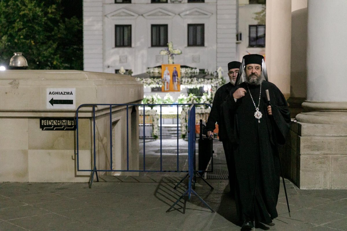 A început sărbătoarea Sfintei Parascheva de la Iași 271020