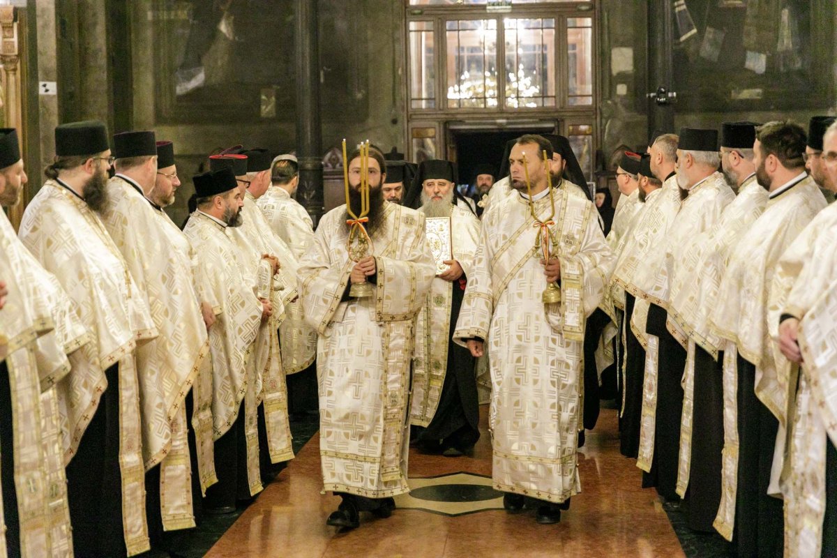 A început sărbătoarea Sfintei Parascheva de la Iași 271022