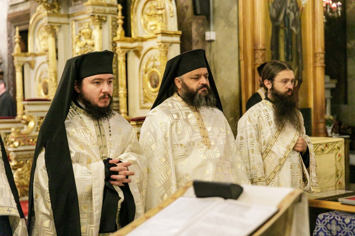 A început sărbătoarea Sfintei Parascheva de la Iași 271029