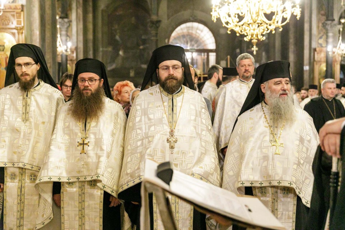 A început sărbătoarea Sfintei Parascheva de la Iași 271030