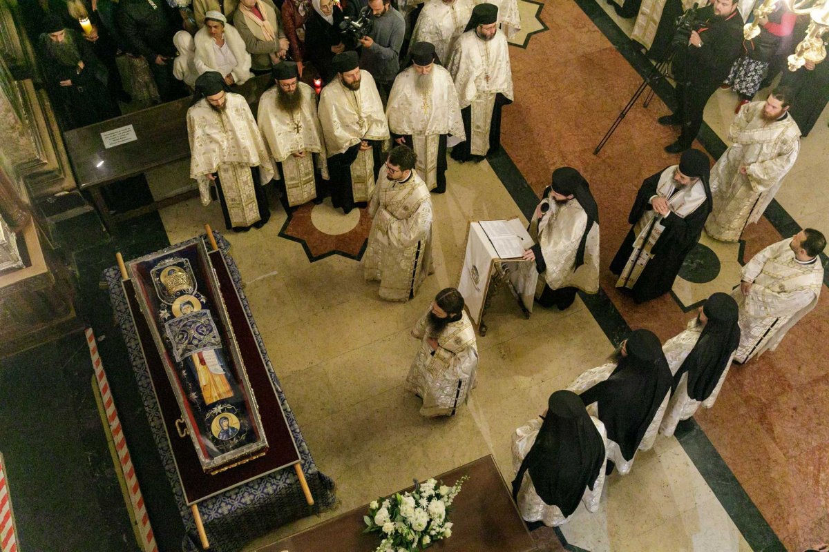 A început sărbătoarea Sfintei Parascheva de la Iași 271044