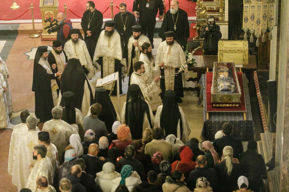 A început sărbătoarea Sfintei Parascheva de la Iași 271048