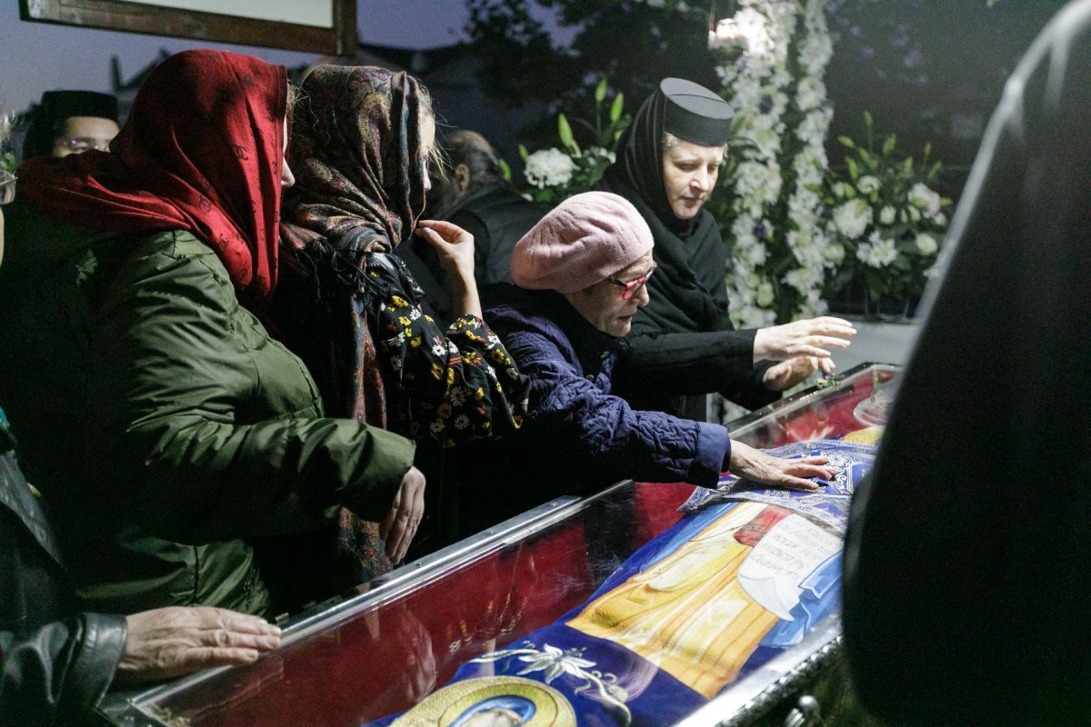 A început sărbătoarea Sfintei Parascheva de la Iași 271075