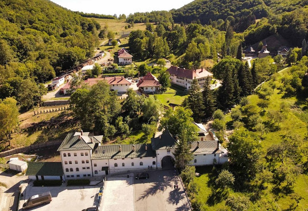 „Arsenie. Viaţa de apoi” - un film al naraţiunilor mistificatoare 270037