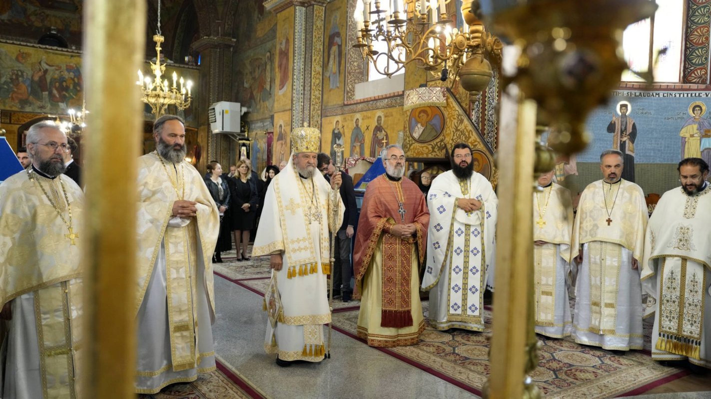 Părintele Dumitru Stăniloae comemorat în satul natal Vlădeni 271430