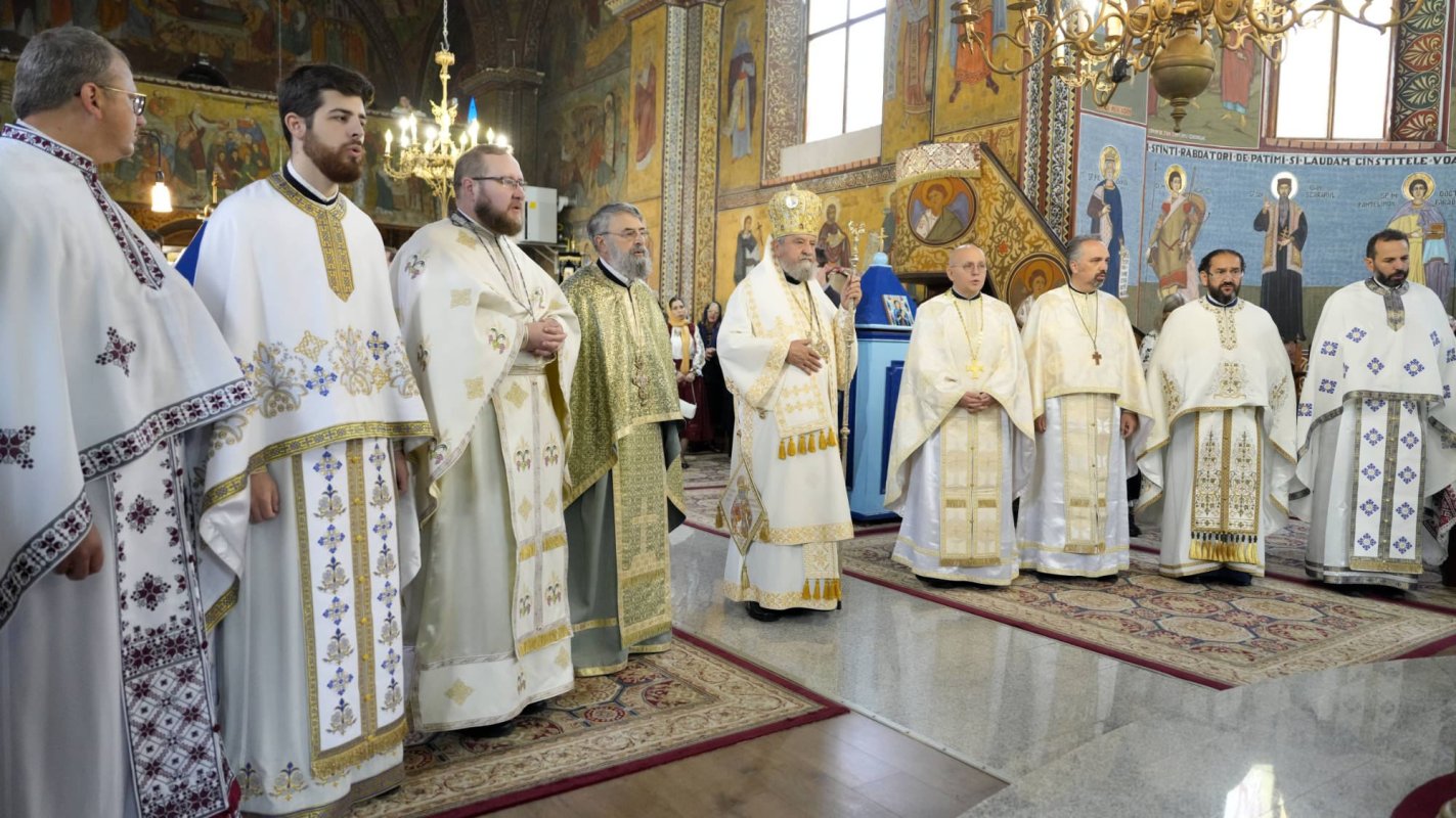 Părintele Dumitru Stăniloae comemorat în satul natal Vlădeni 271438