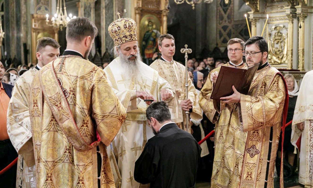 „Prin mijlocirea Sfintei Parascheva, să-L rugăm pe Dumnezeu să fie prezent în viața noastră” 271157