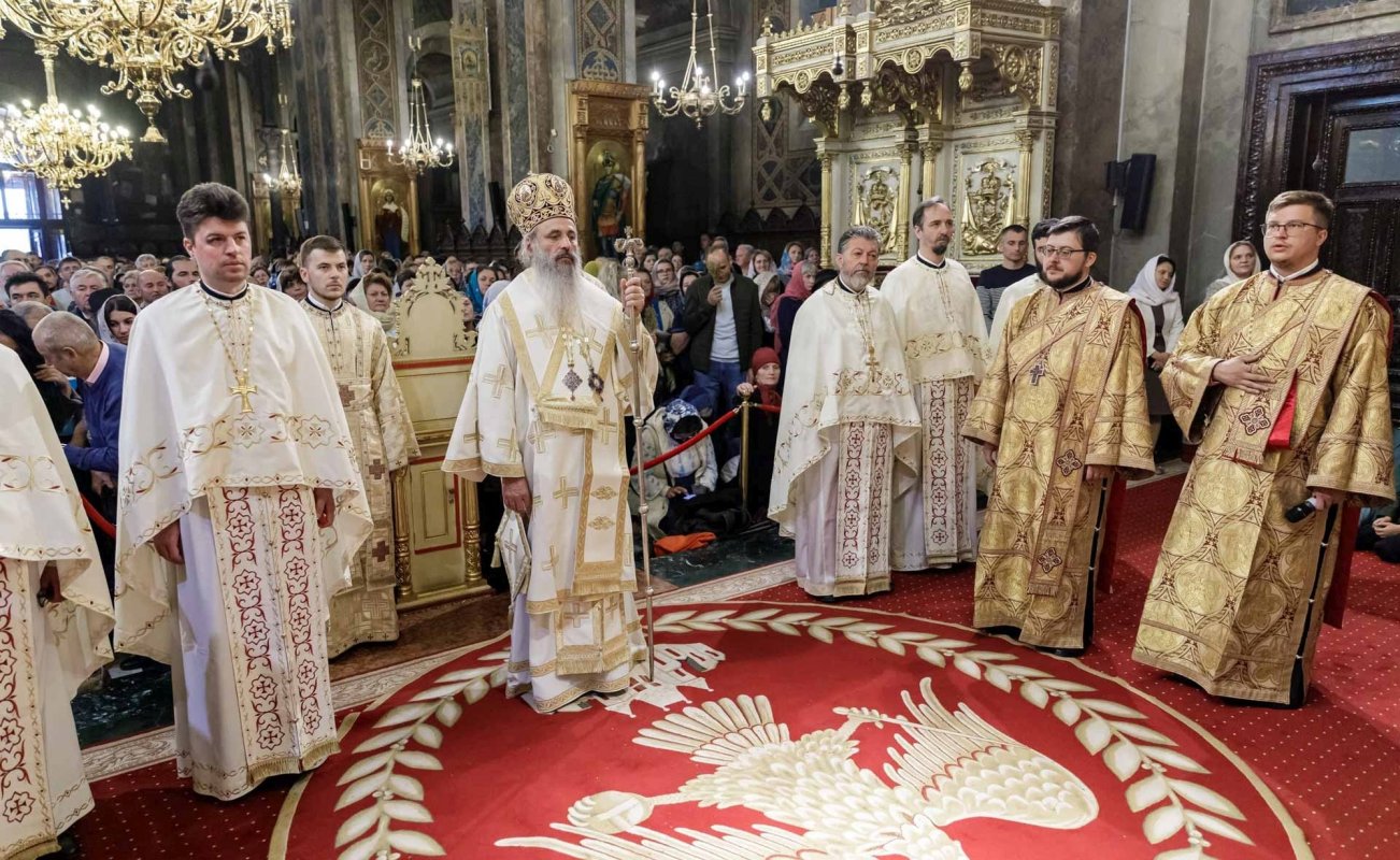 „Prin mijlocirea Sfintei Parascheva, să-L rugăm pe Dumnezeu să fie prezent în viața noastră” 271163