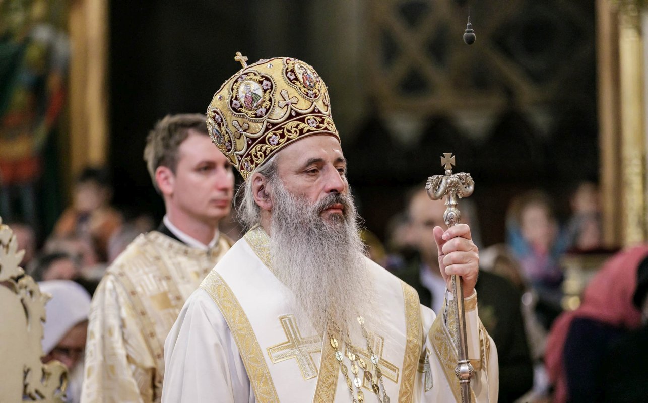 „Prin mijlocirea Sfintei Parascheva, să-L rugăm pe Dumnezeu să fie prezent în viața noastră” 271164