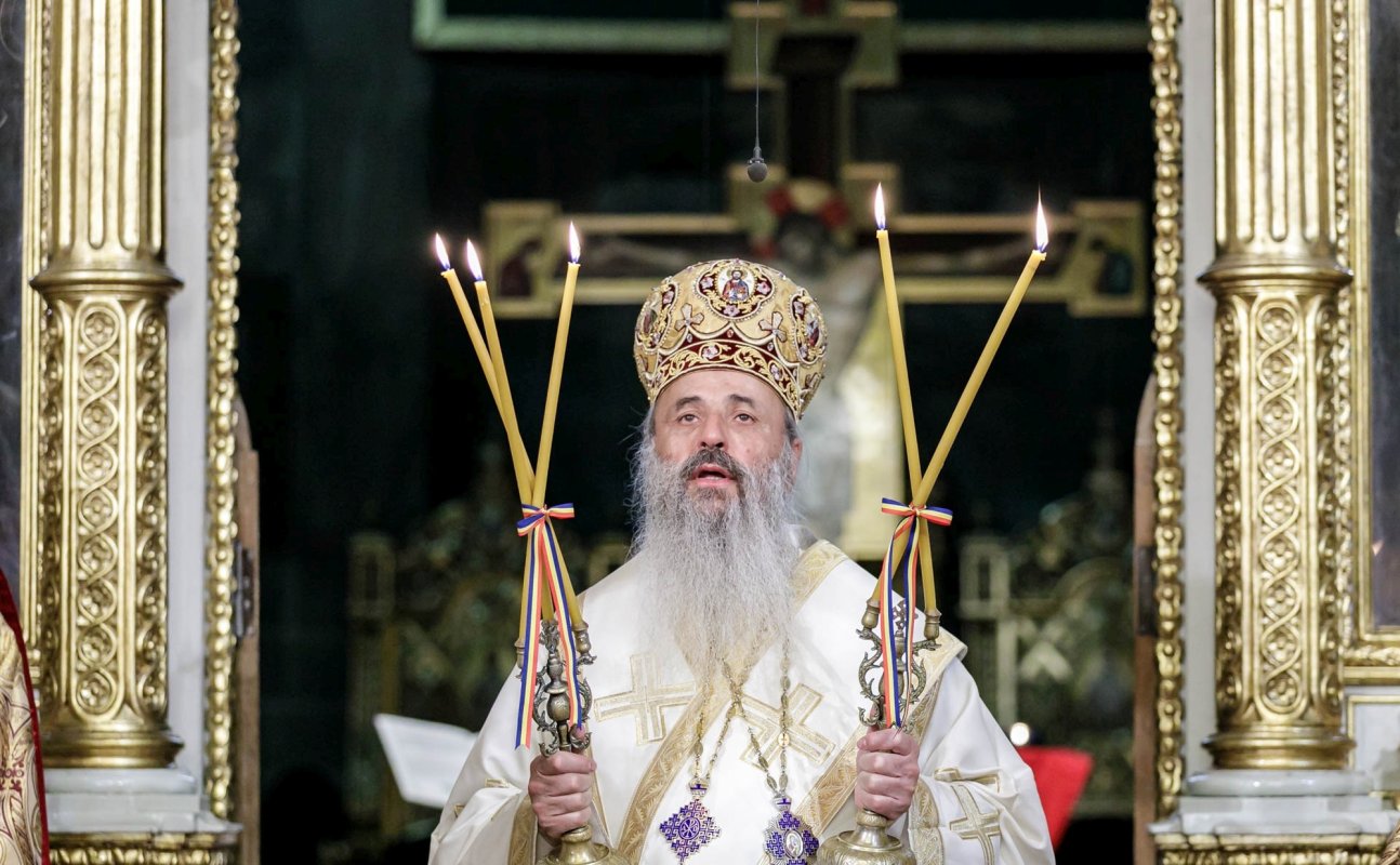 „Prin mijlocirea Sfintei Parascheva, să-L rugăm pe Dumnezeu să fie prezent în viața noastră” 271170