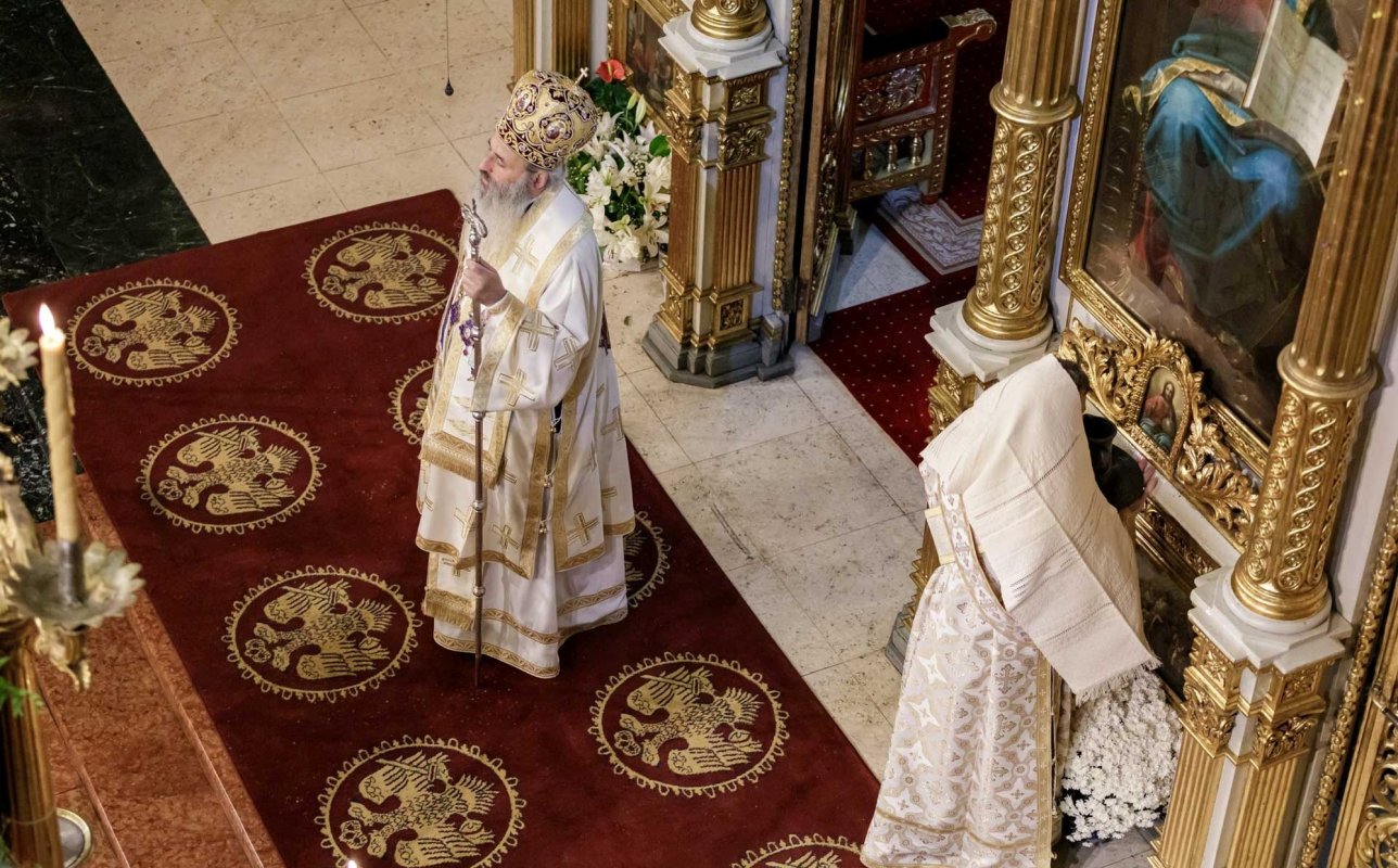 „Prin mijlocirea Sfintei Parascheva, să-L rugăm pe Dumnezeu să fie prezent în viața noastră” 271174