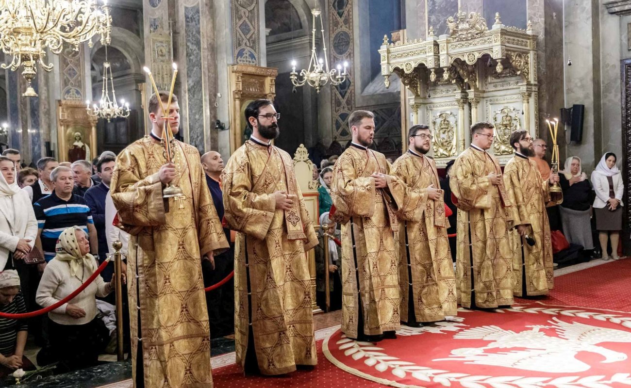 „Prin mijlocirea Sfintei Parascheva, să-L rugăm pe Dumnezeu să fie prezent în viața noastră” 271180