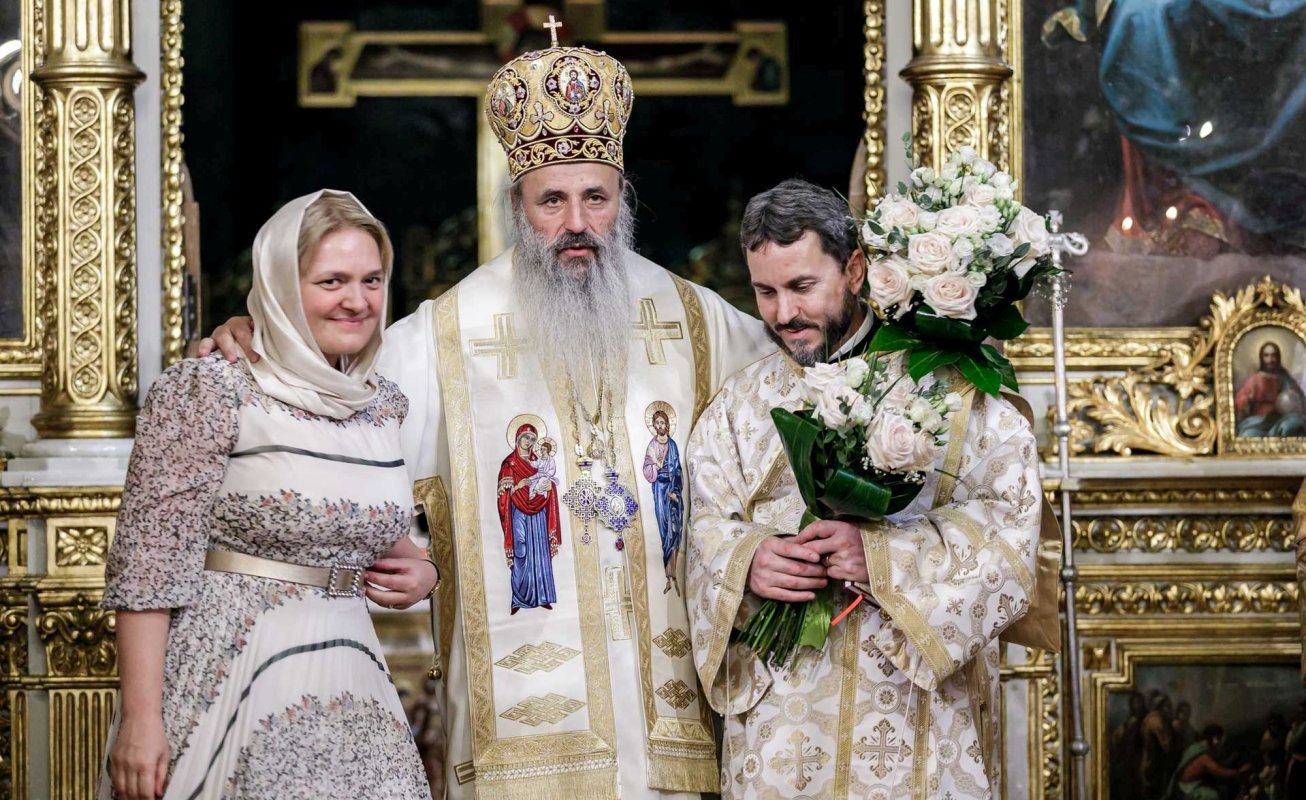 „Prin mijlocirea Sfintei Parascheva, să-L rugăm pe Dumnezeu să fie prezent în viața noastră” 271183