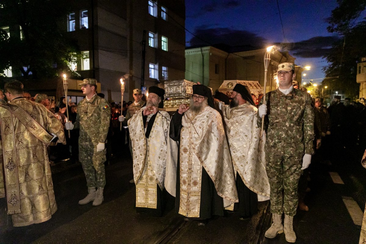 20.000 de pelerini în rugăciune, la Iași, pe „Calea Sfinților” 271362
