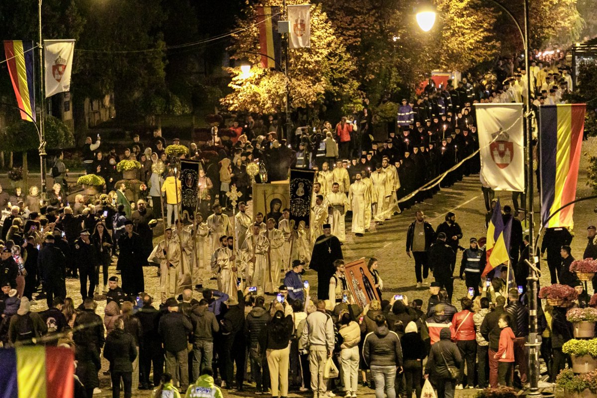 20.000 de pelerini în rugăciune, la Iași, pe „Calea Sfinților” 271369