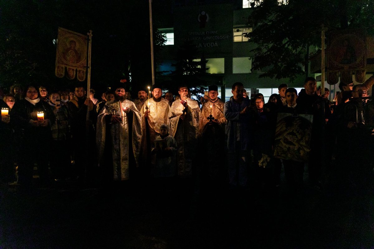 20.000 de pelerini în rugăciune, la Iași, pe „Calea Sfinților” 271386