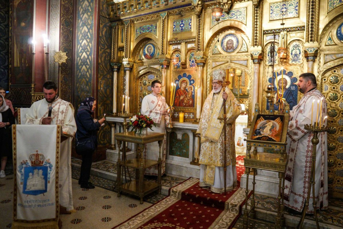 Elevi de la Seminarul „Veniamin Costachi” de la Mănăstirea Neamţ la Curtea de Argeș 271412