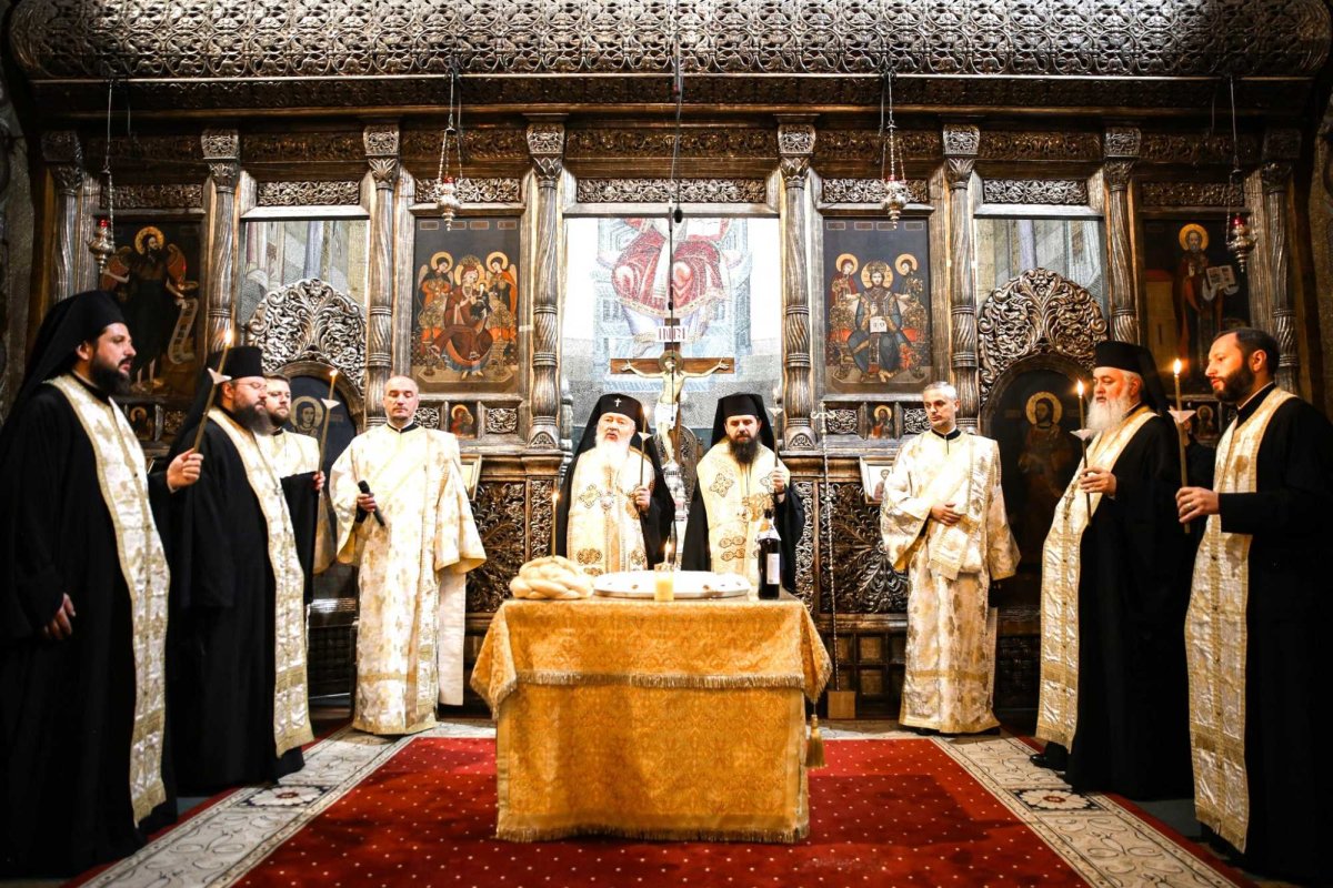 Parastas la doi ani de la trecerea la cele veșnice a Episcopului Vasile Flueraș (Someșanul) 271395