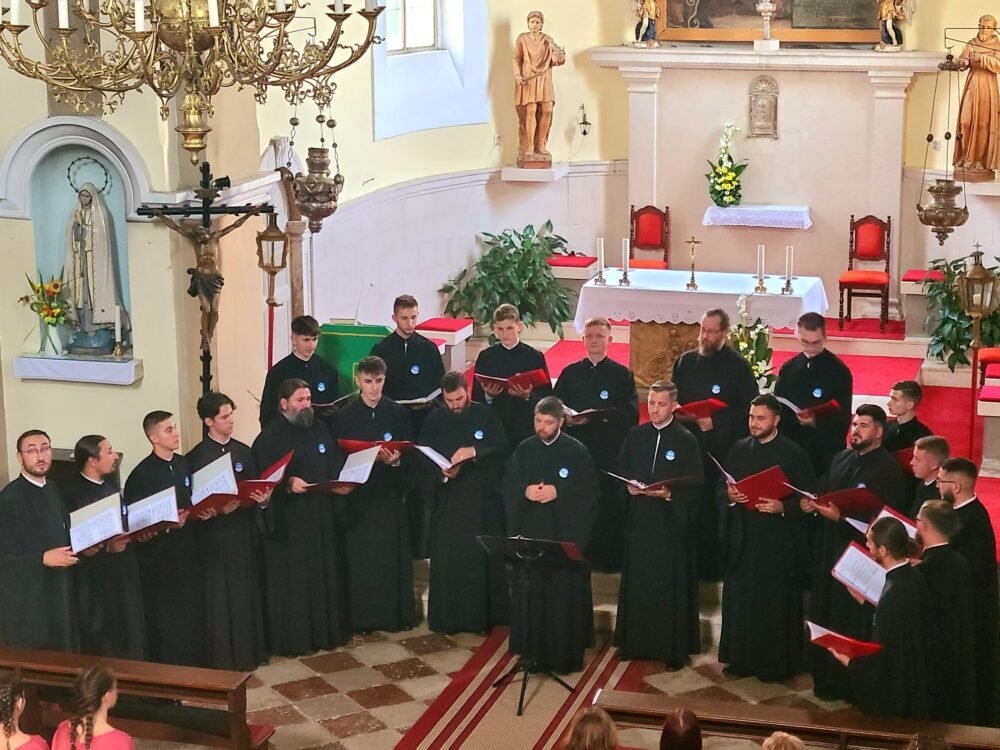 Distincție pentru Corul „Sfântul Ioan Damaschin” din Arad, în Muntenegru 271720