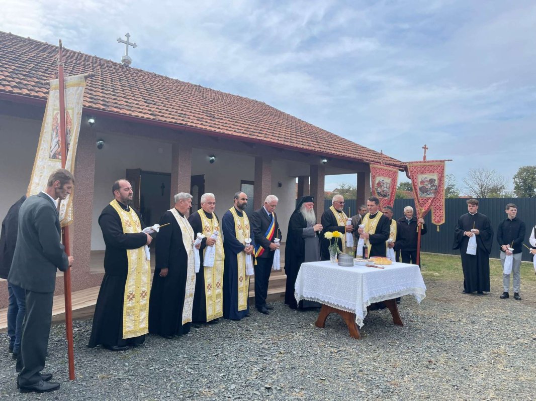 Două noi capele mortuare binecuvântate în Eparhia Timișoarei 271680