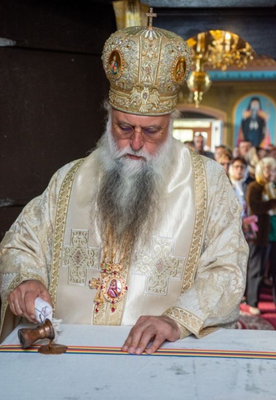 Veșmântul harului pentru o biserică din județul Vâlcea 271778