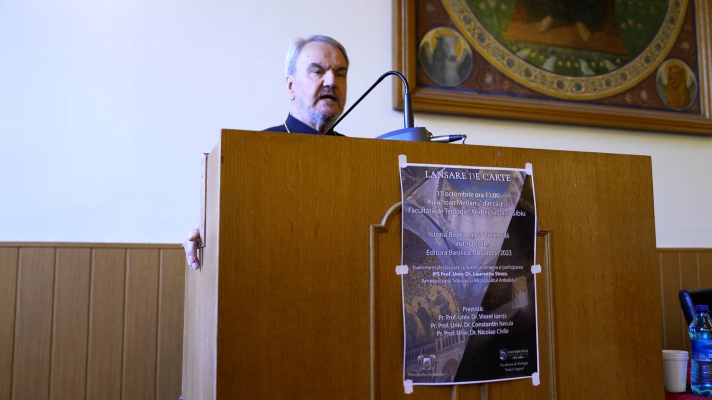 Manualele de Istorie Bisericească Universală au fost lansate la Sibiu 271957