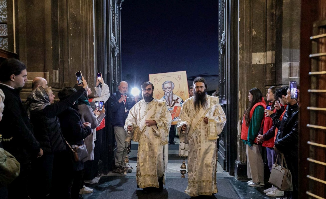 Moaștele Sfântului Andrei Criteanul au ajuns la Iași 271936