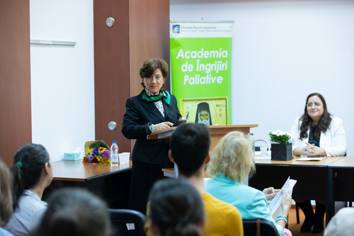 Sesiune științifică despre abordări integrative în paliație 272028