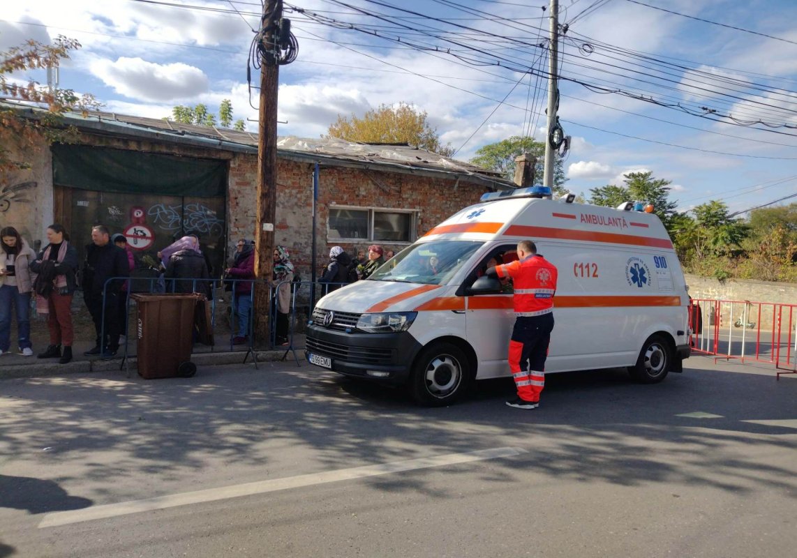 Voluntari şi pelerini la sărbătoarea Sfintei Cuvioase Parascheva 271858