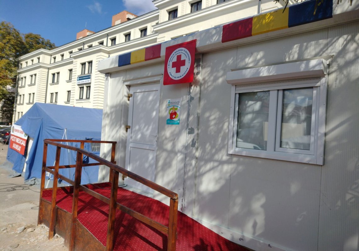 Voluntari şi pelerini la sărbătoarea Sfintei Cuvioase Parascheva 271860