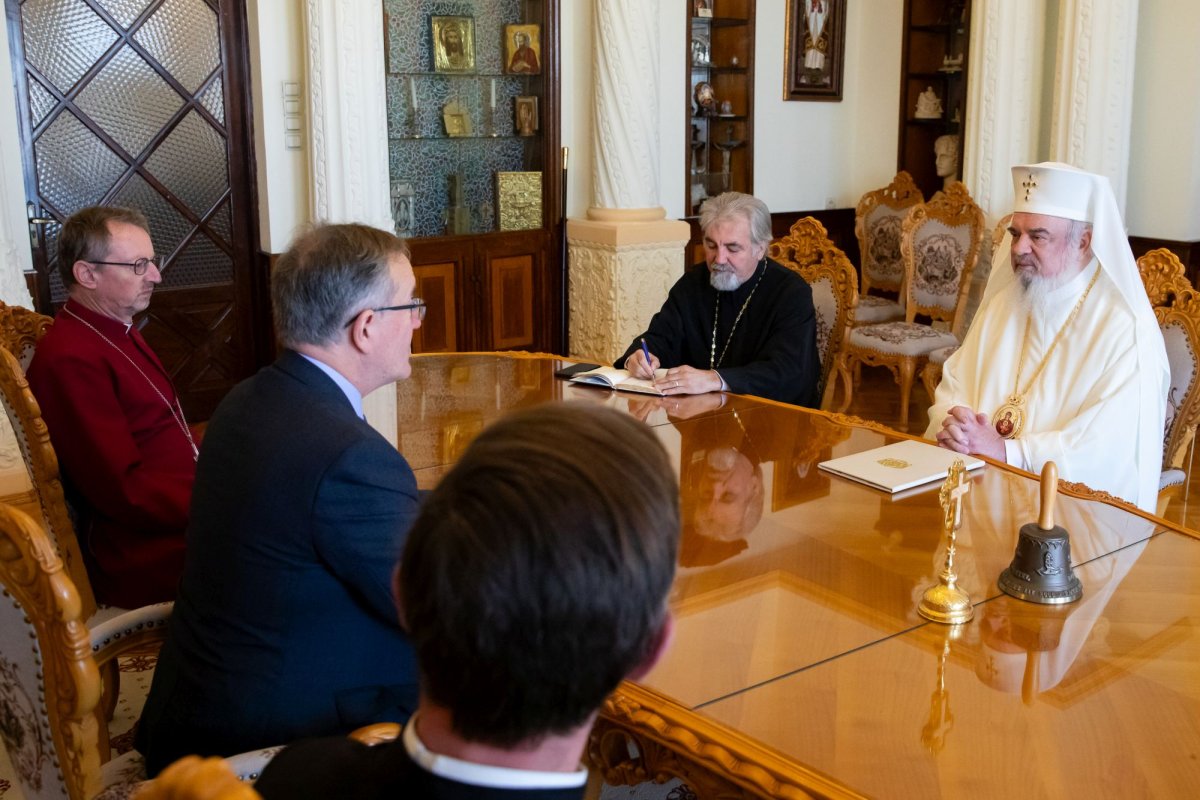 Ambasadorul Regatului Unit al Marii Britanii și Irlandei de Nord la București, în vizită de rămas bun la Patriarhia Română 272148