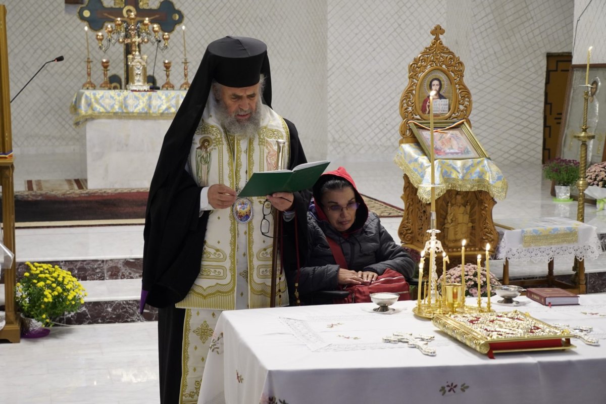 Rugăciune şi filantropie la o parohie din orașul Galați 272127