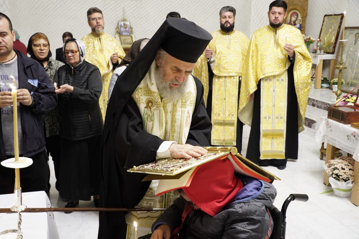 Rugăciune şi filantropie la o parohie din orașul Galați 272129