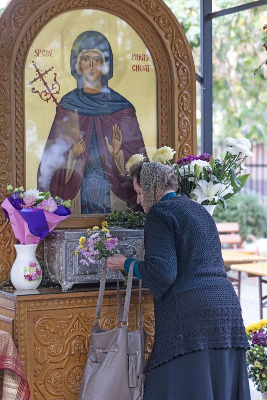 Comuniunea sfinților la hramul unei parohii bucureștene 272245