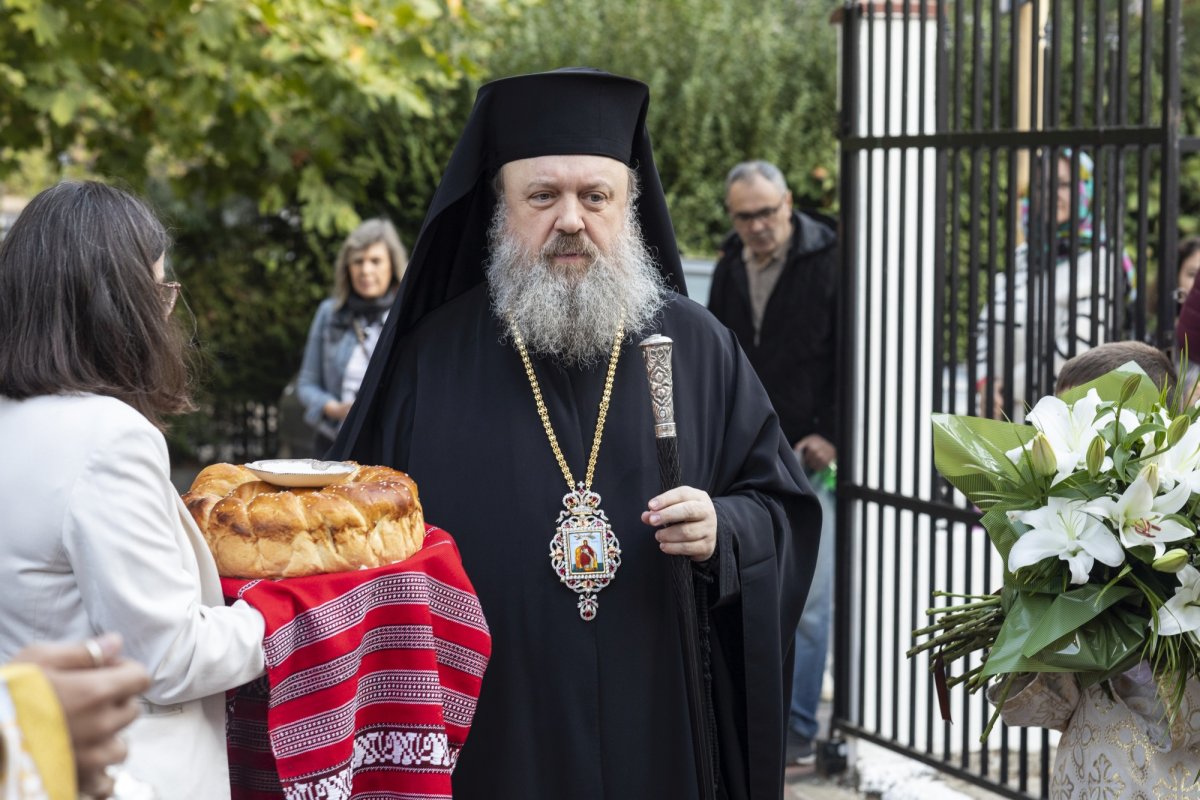 Comuniunea sfinților la hramul unei parohii bucureștene 272251