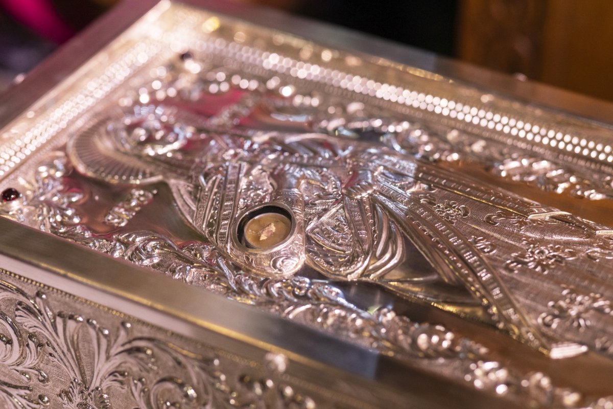 Comuniunea sfinților la hramul unei parohii bucureștene 272254