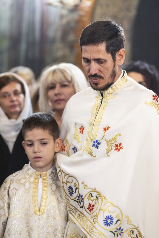 Comuniunea sfinților la hramul unei parohii bucureștene 272265