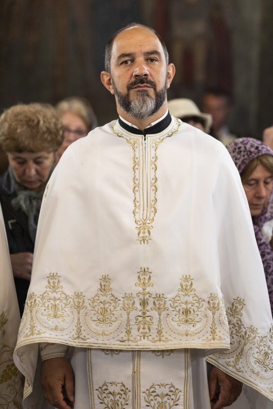 Comuniunea sfinților la hramul unei parohii bucureștene 272268