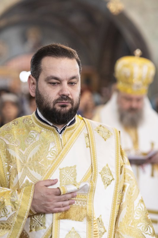 Comuniunea sfinților la hramul unei parohii bucureștene 272269