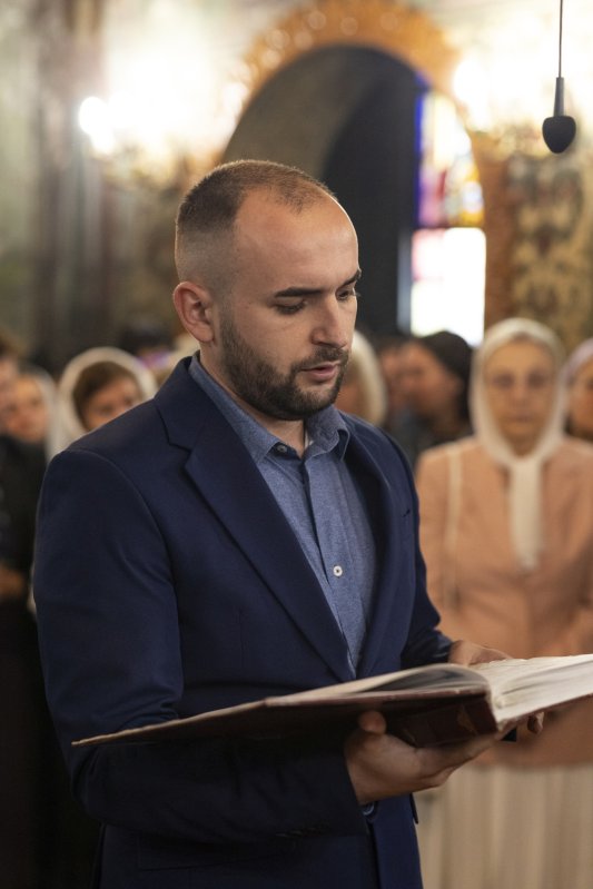 Comuniunea sfinților la hramul unei parohii bucureștene 272281