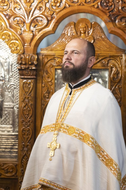 Comuniunea sfinților la hramul unei parohii bucureștene 272301