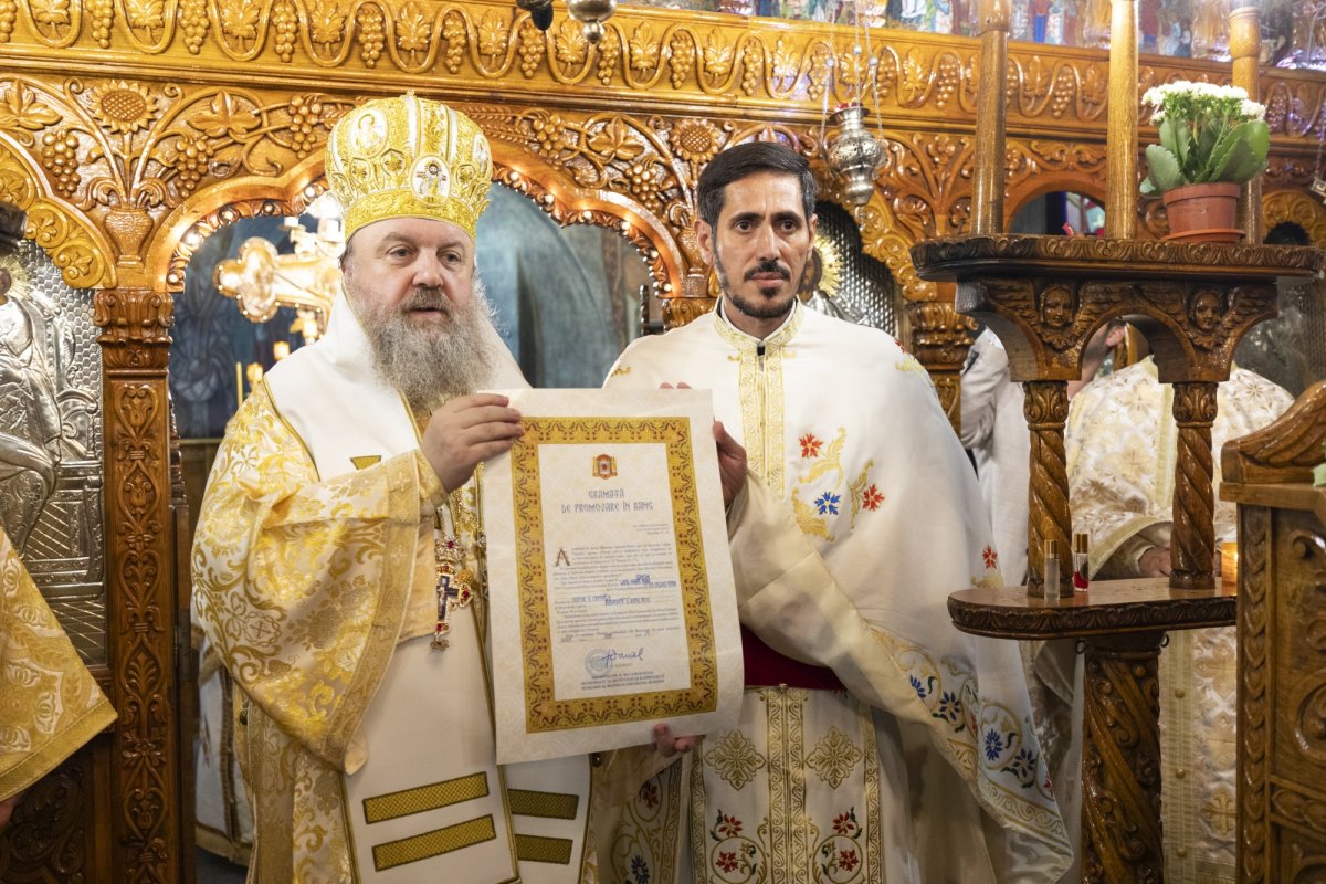 Comuniunea sfinților la hramul unei parohii bucureștene 272313