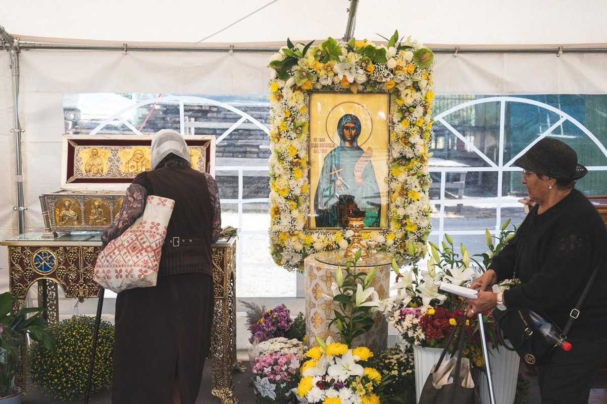 Sărbătorirea hramului Parohiei „Sfânta Vineri”-Drumul Taberei din Capitală 272327