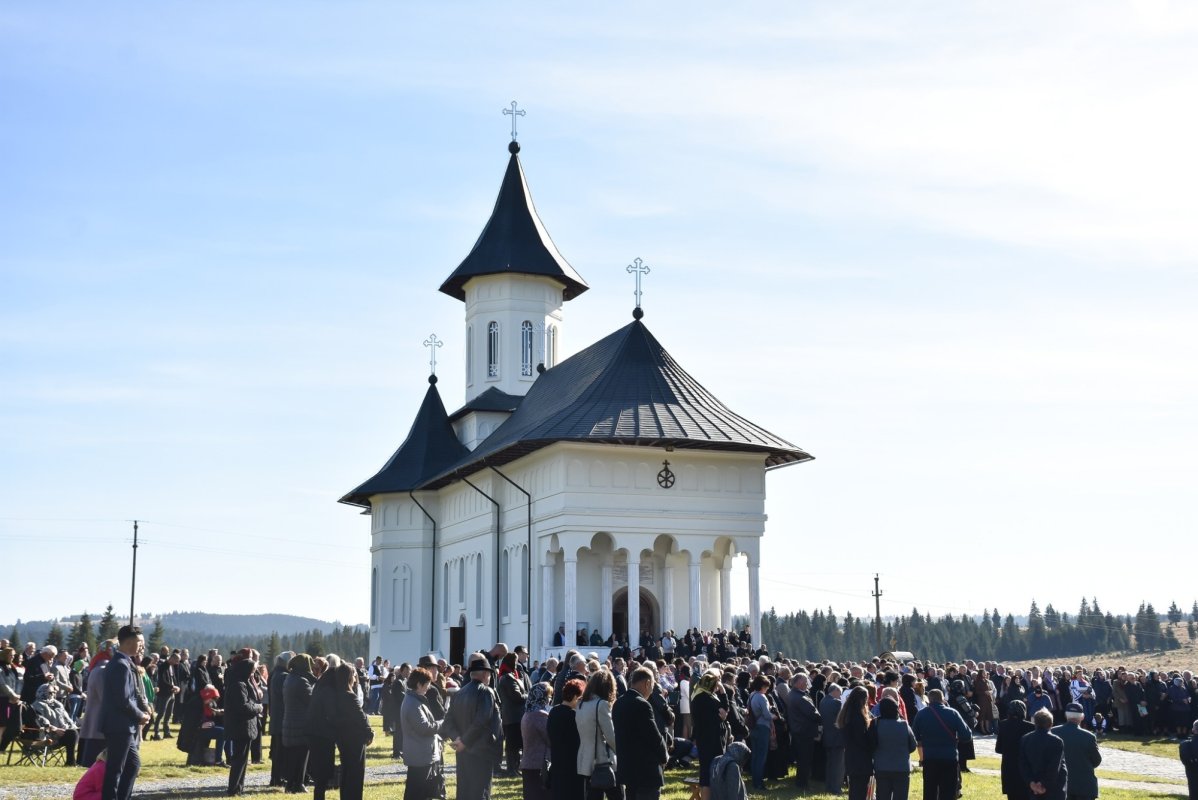Hramul Mănăstirii Râşca Transilvană, judeţul Cluj 272625